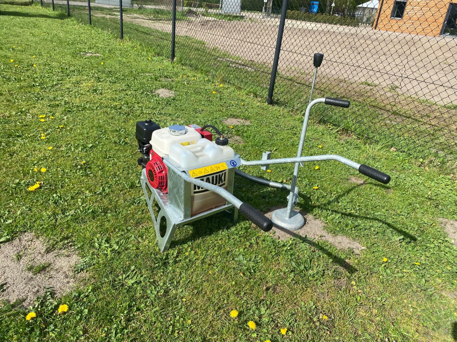 Mauki Mollenbestrijder GX 200 gebruikte Machine VERKOCHT Van Dijk mauki-mollenbestrijder-gx-200-gebruikte-machine-verkocht-van-dijk